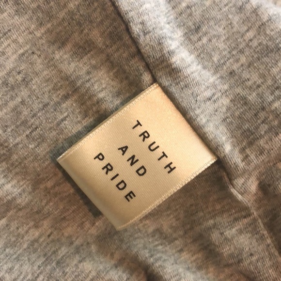 Truth and Pride top with zipper - Picture 4 of 9